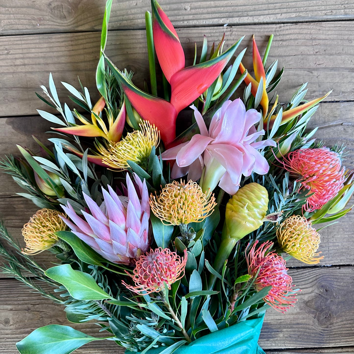 12 Long Stem Farmer’s Choice Gift Box