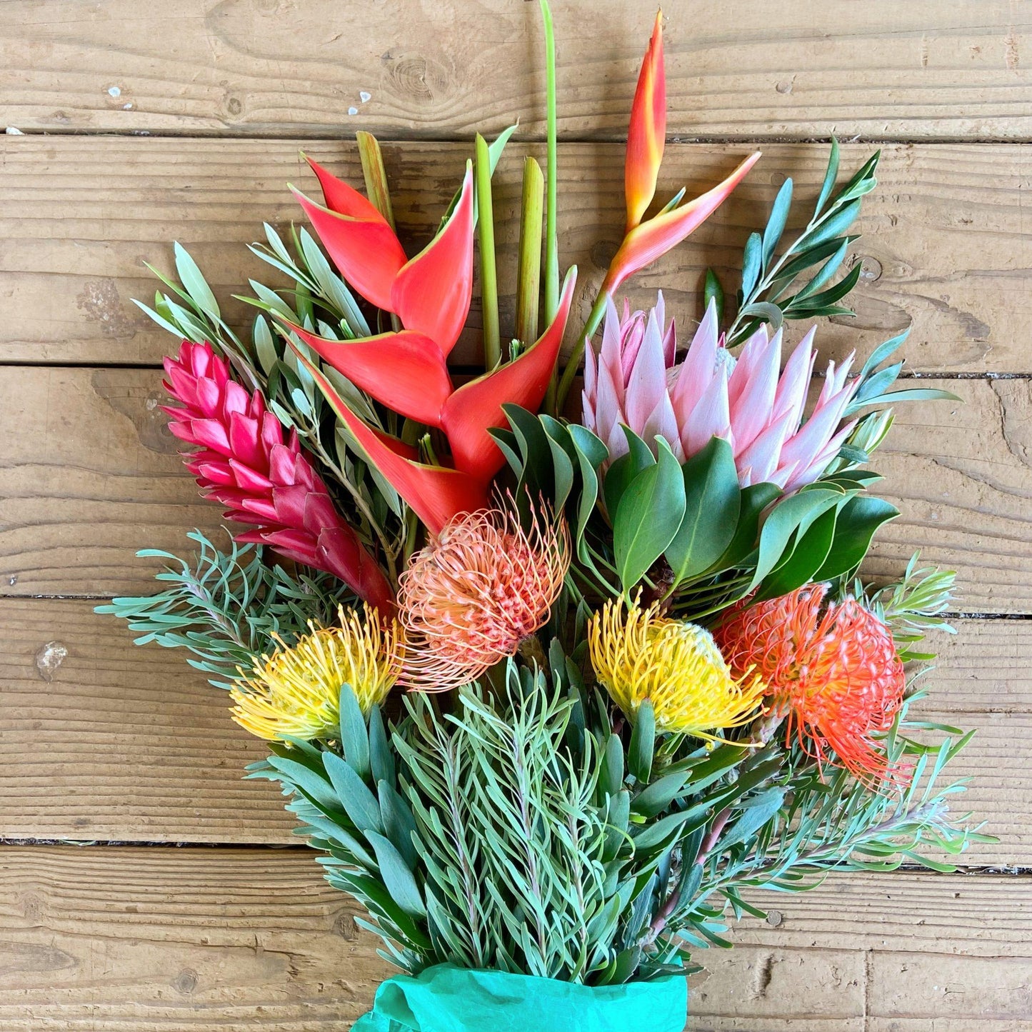 8 Long Stem Farmer’s Choice Gift Box