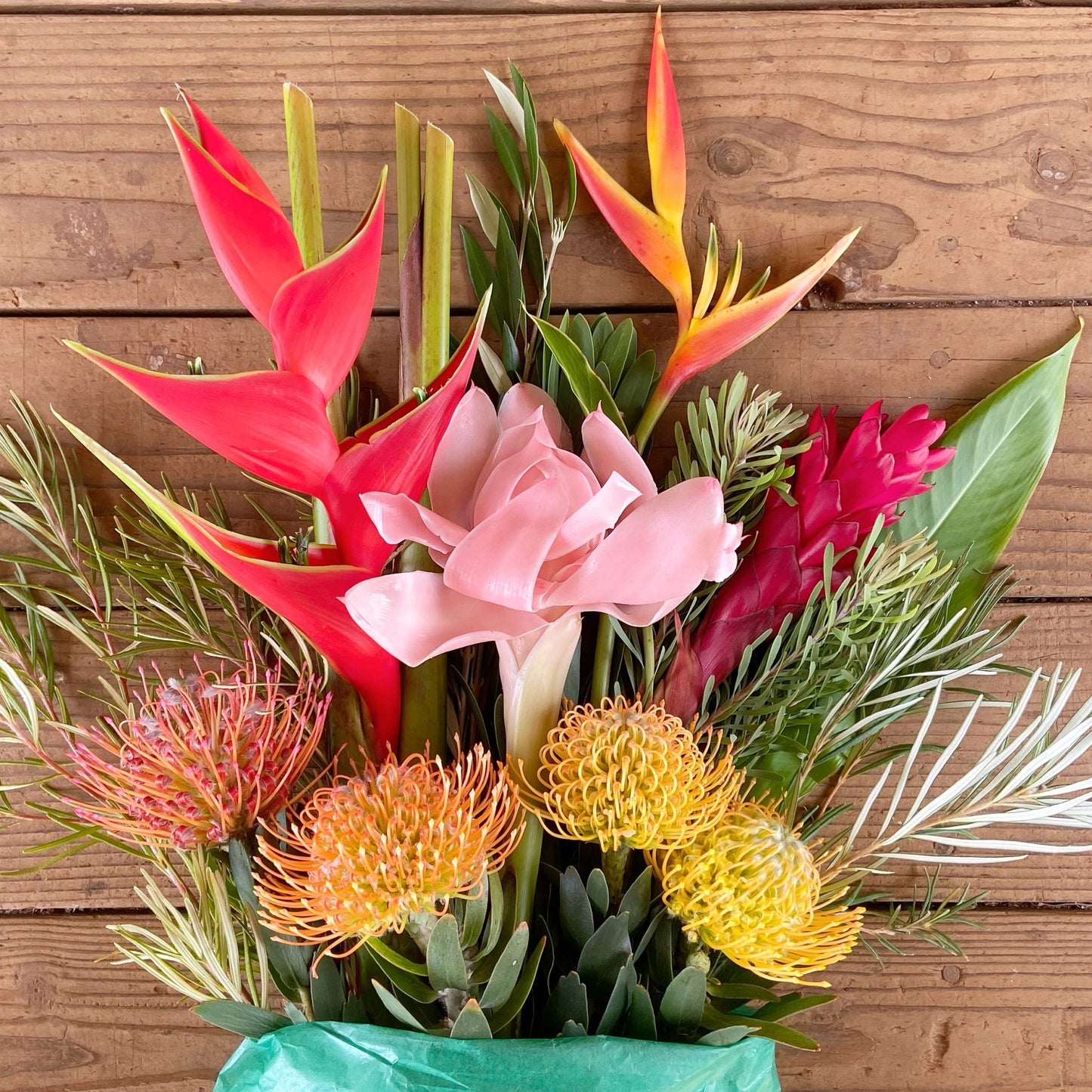 8 Long Stem Farmer’s Choice Gift Box